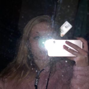 Meet your Posher, Mara